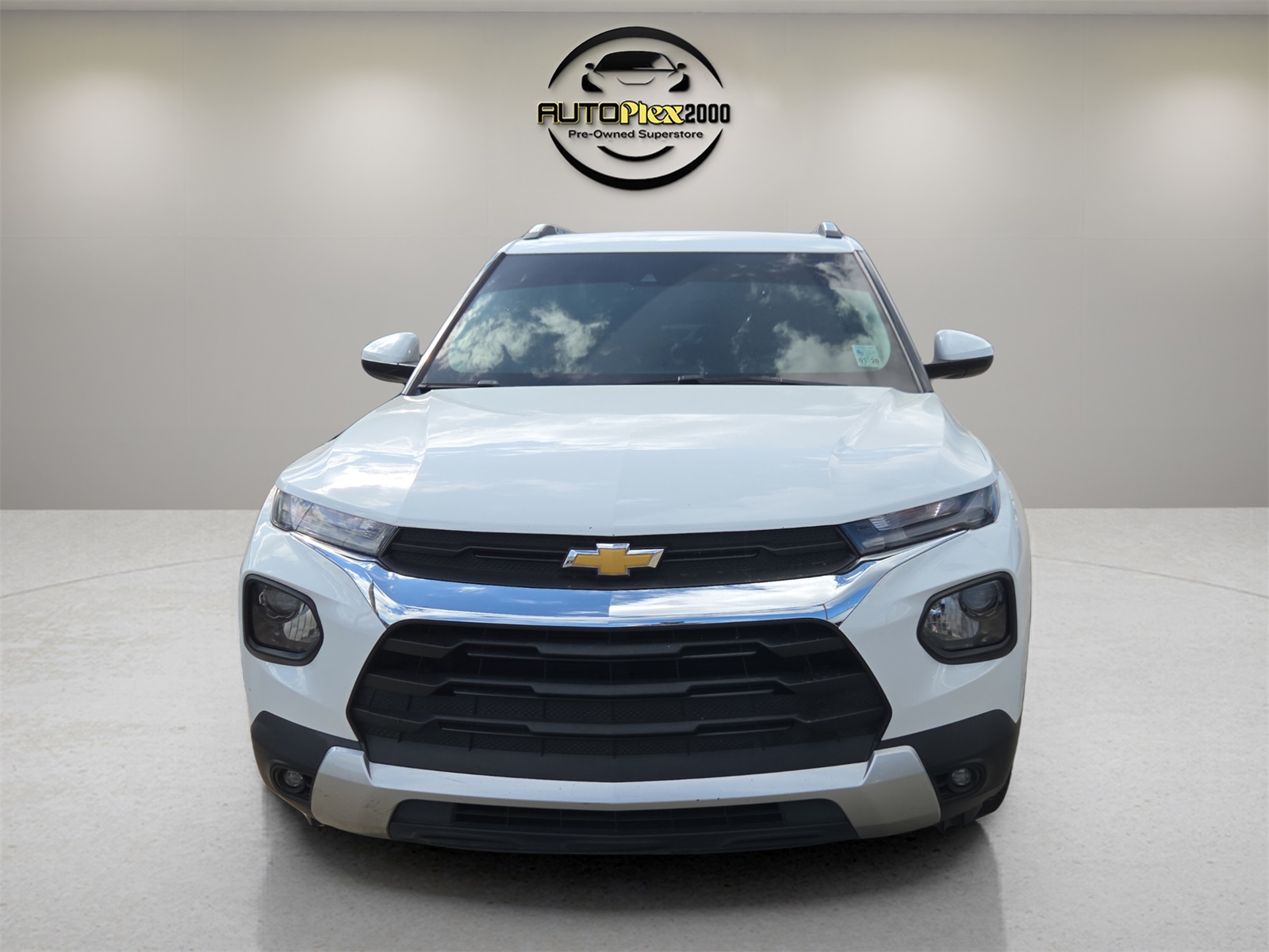 2023 Chevrolet Trailblazer LT photo 2