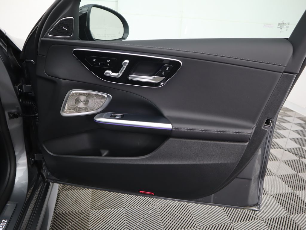 2025 Mercedes Benz C 300 photo 26
