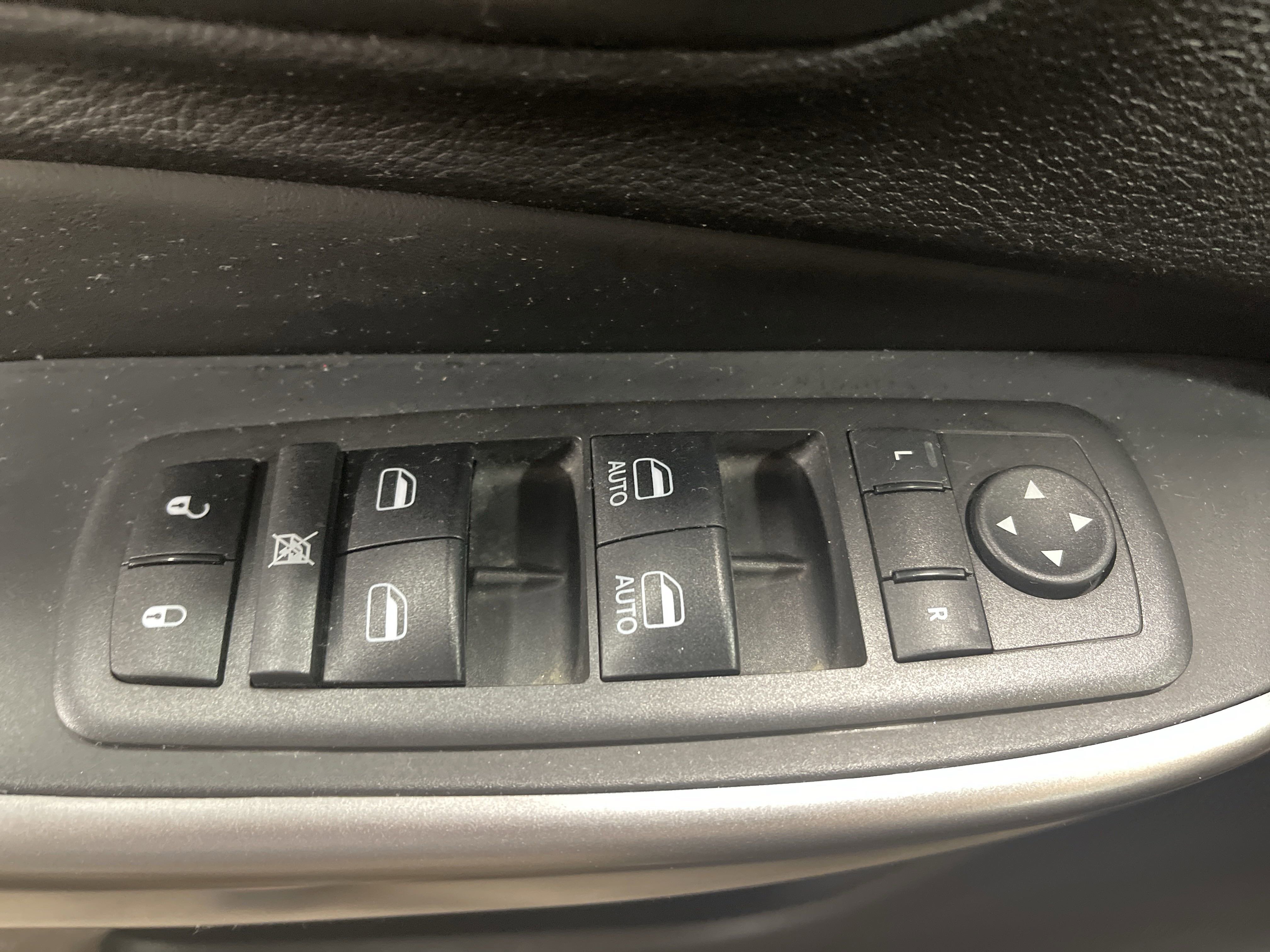 2021 Jeep Cherokee Latitude Lux photo 5