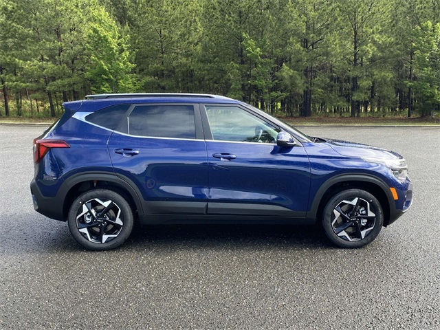 2025 Kia Seltos EX photo 2