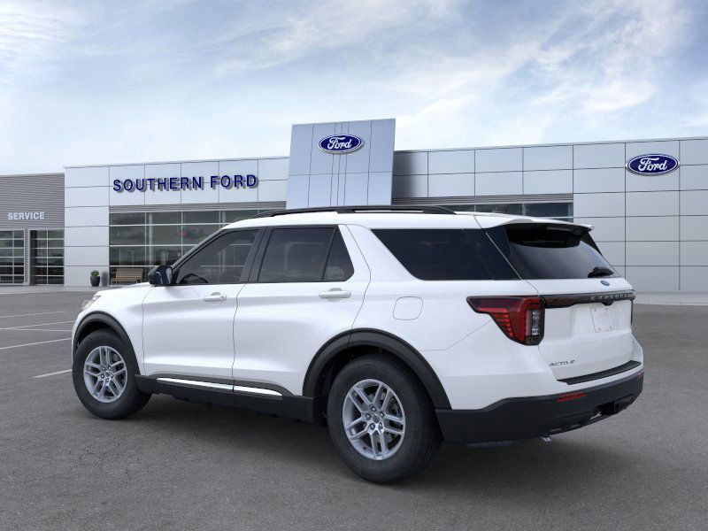2025 Ford Explorer photo 3