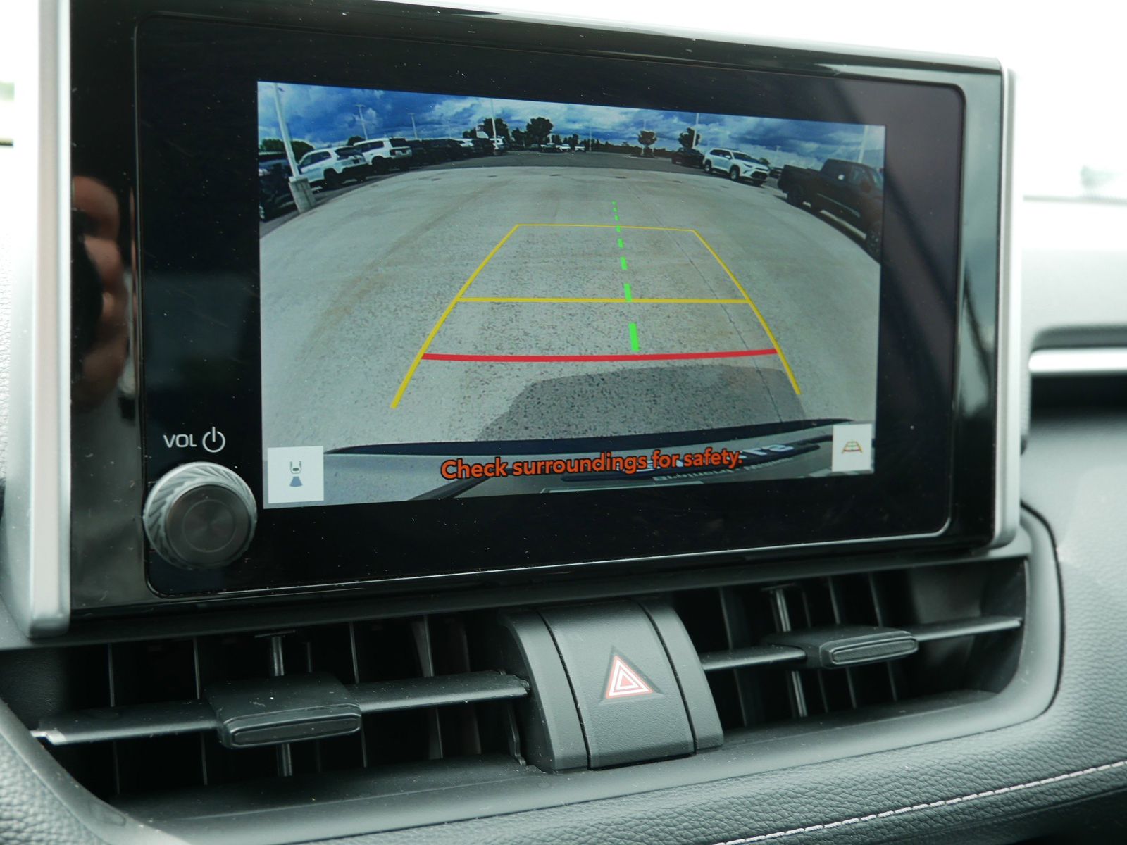 2024 Toyota RAV4 XLE photo 17