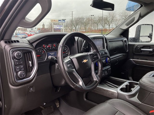 2022 Chevrolet Silverado 3500HD LTZ photo 2