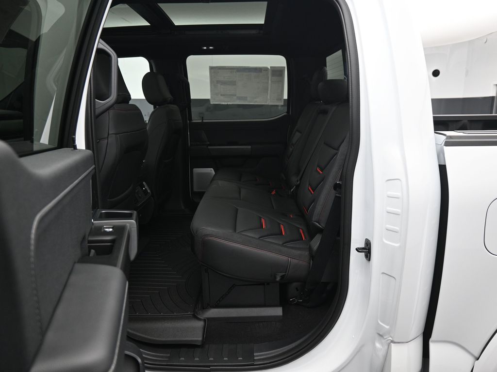 2025 Ford F-150 Lariat photo 18