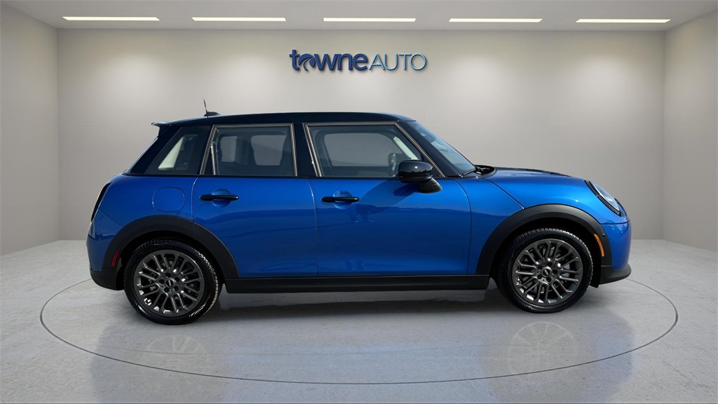 2025 Mini Cooper Hardtop 4 Door Signature photo 6
