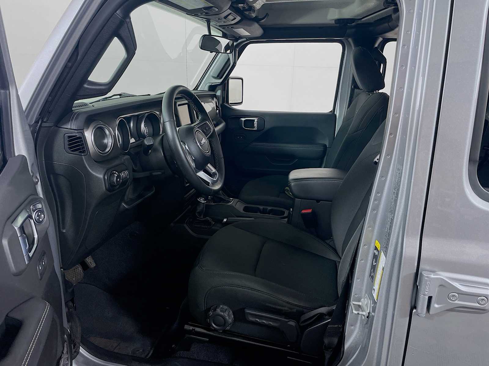 2021 Jeep Wrangler Unlimited Sahara photo 17