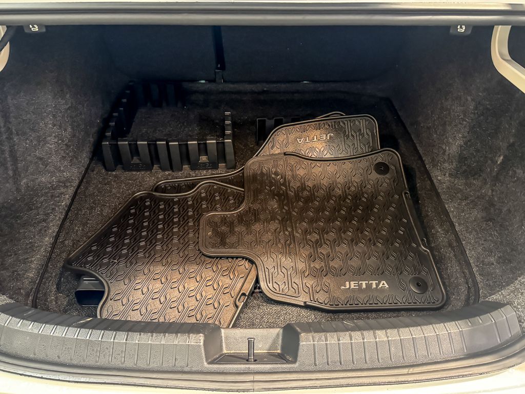 2021 VOLKSWAGEN JETTA - Image 25