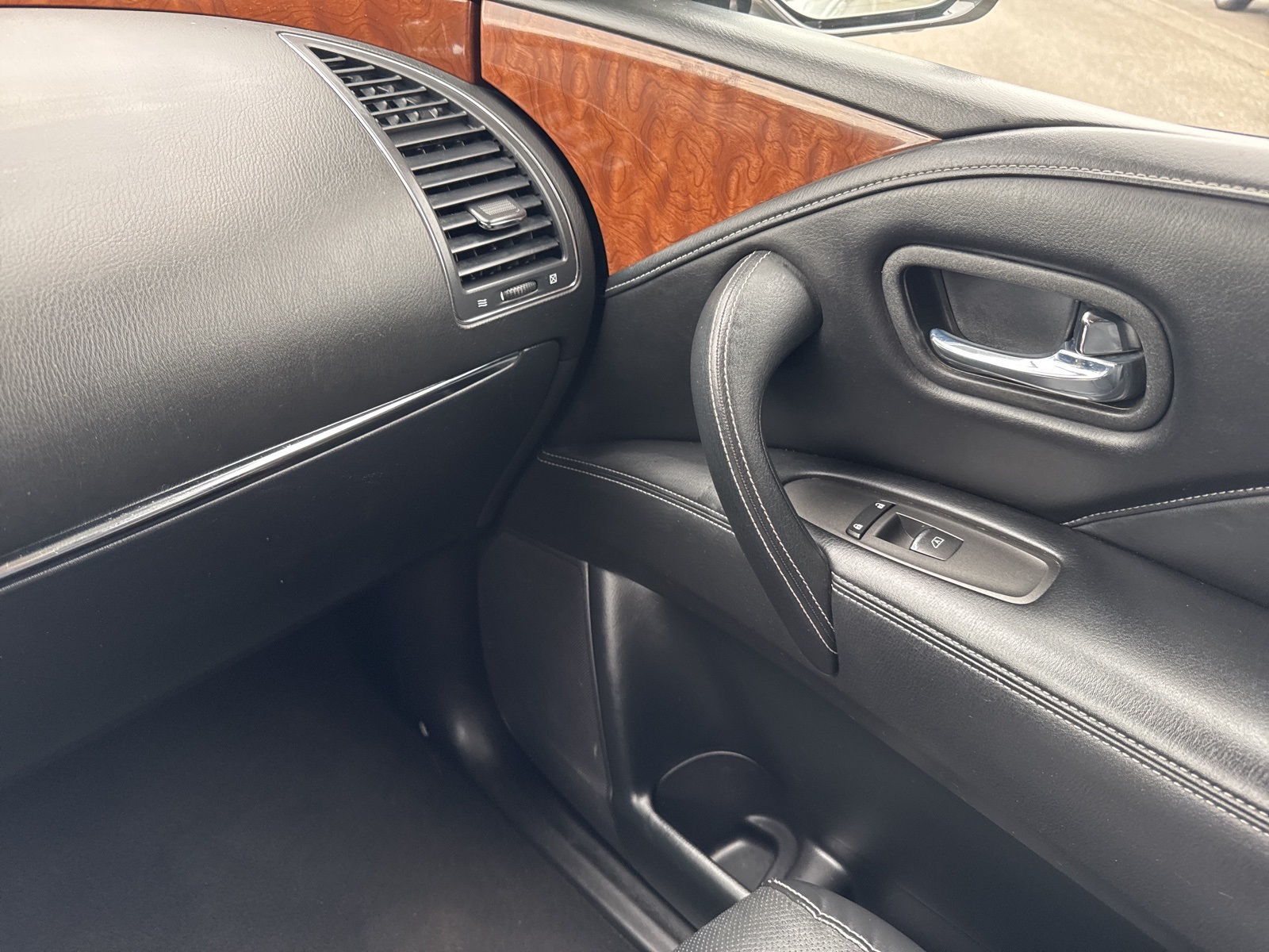 2019 Infiniti QX80 Luxe photo 34
