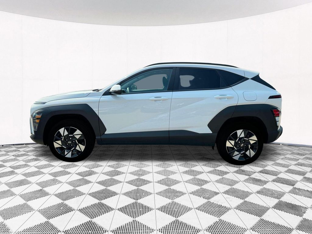 2025 Hyundai Kona SEL photo 2