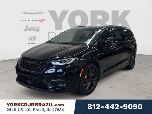 2026 Chrysler Pacifica Select's photo