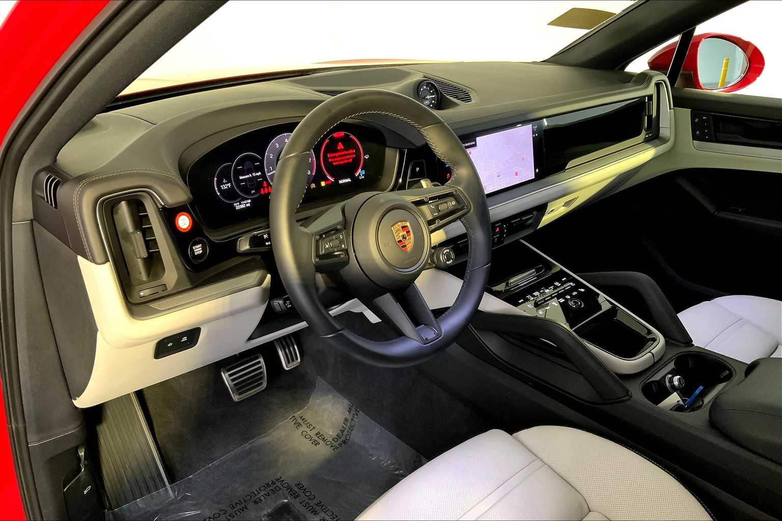 2024 Porsche Cayenne S Coupe photo 17