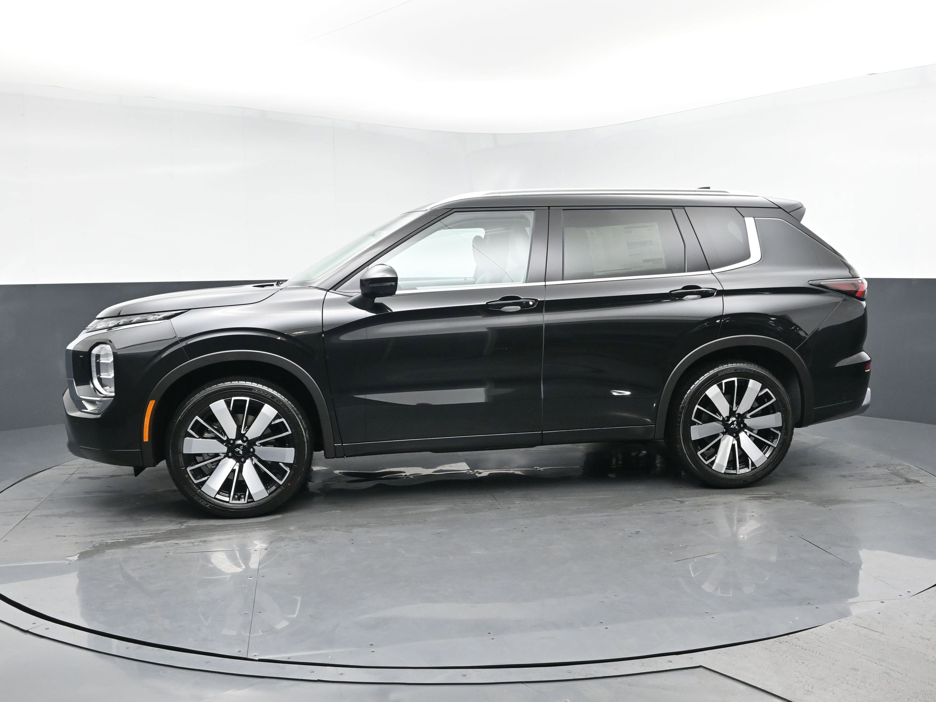 2025 Mitsubishi Outlander SEL GT photo 4