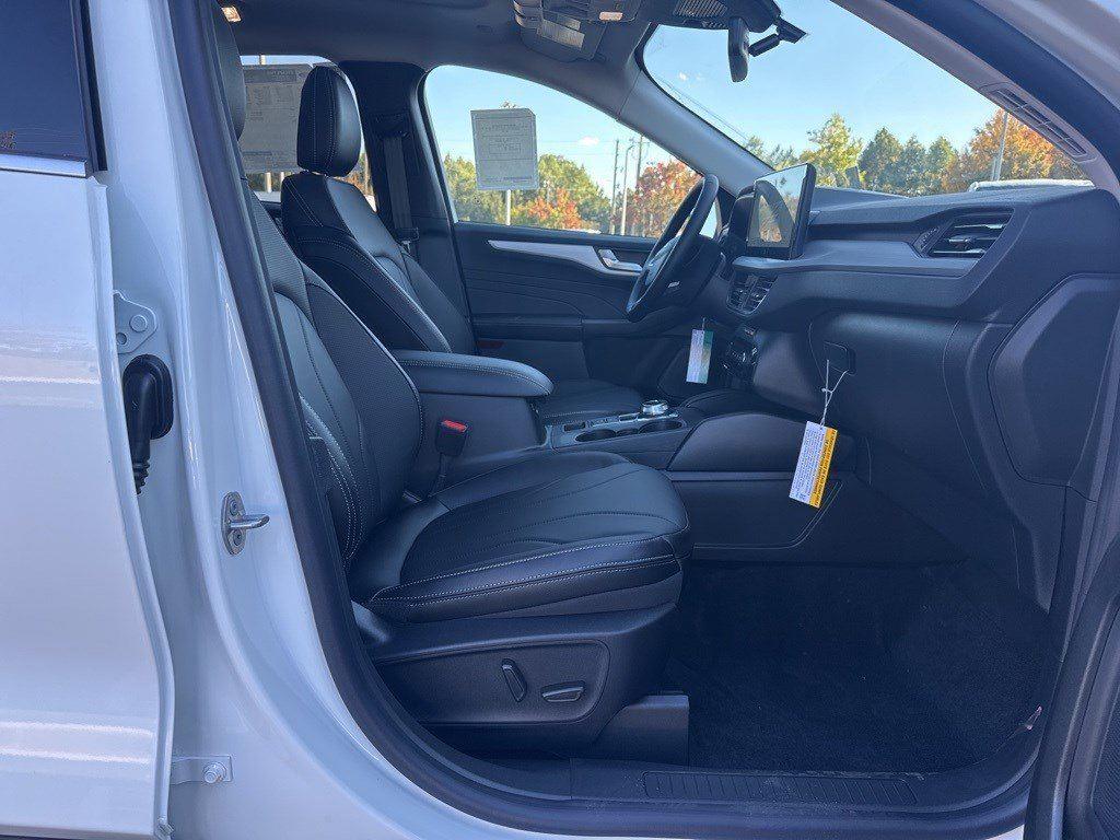 2025 Ford Escape Plug-In Hybrid photo 13