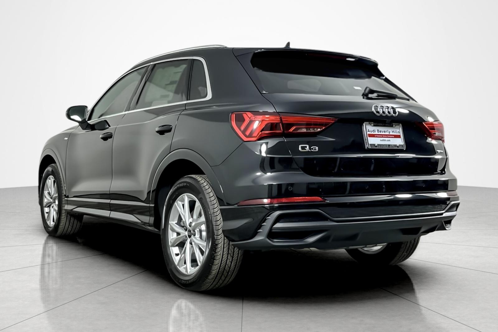 2025 Audi Q3 S line Premium 45 TFSI photo 4