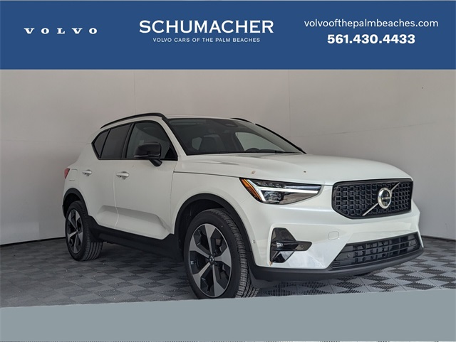 2026 Volvo XC40 Plus's photo
