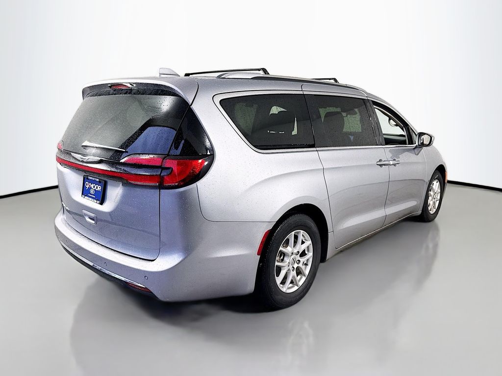 2021 Chrysler Pacifica Touring L photo 3