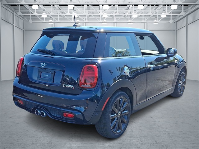 2020 Mini Cooper 2 Door Hardtop S Iconic photo 5