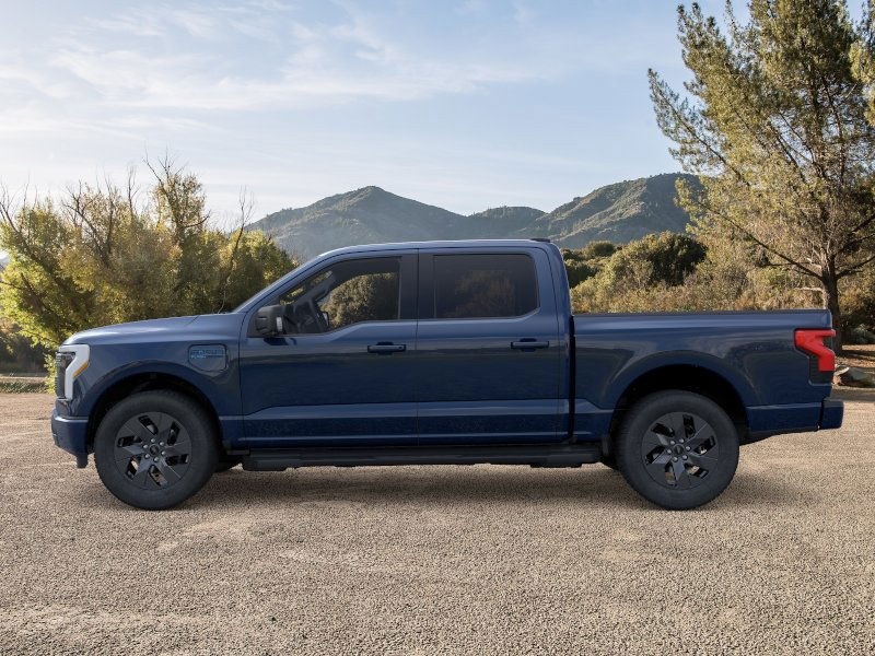 2025 Ford F-150 Lightning photo 3
