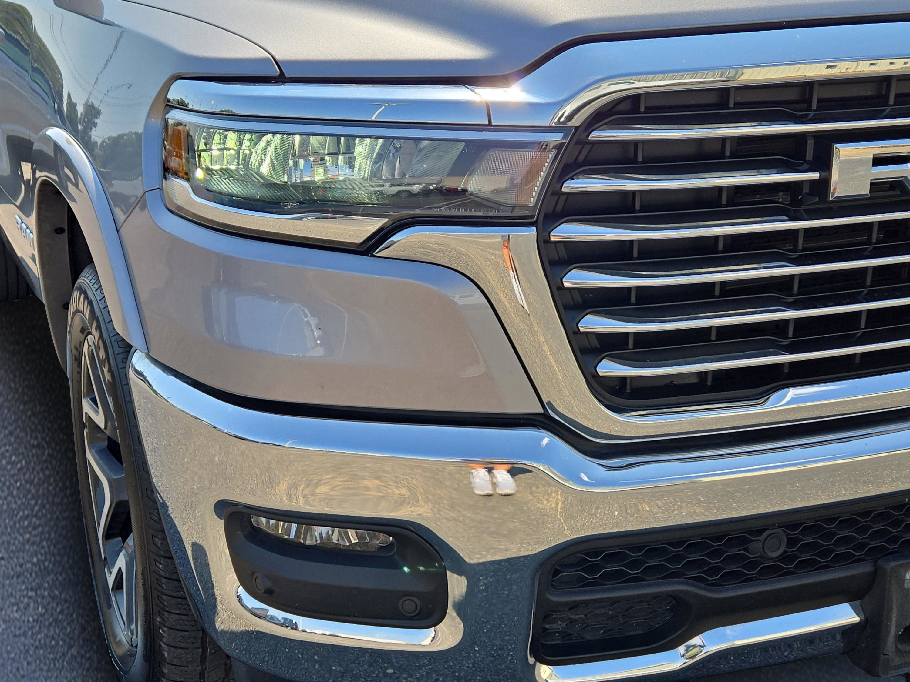 2025 Ram 1500 Laramie photo 3