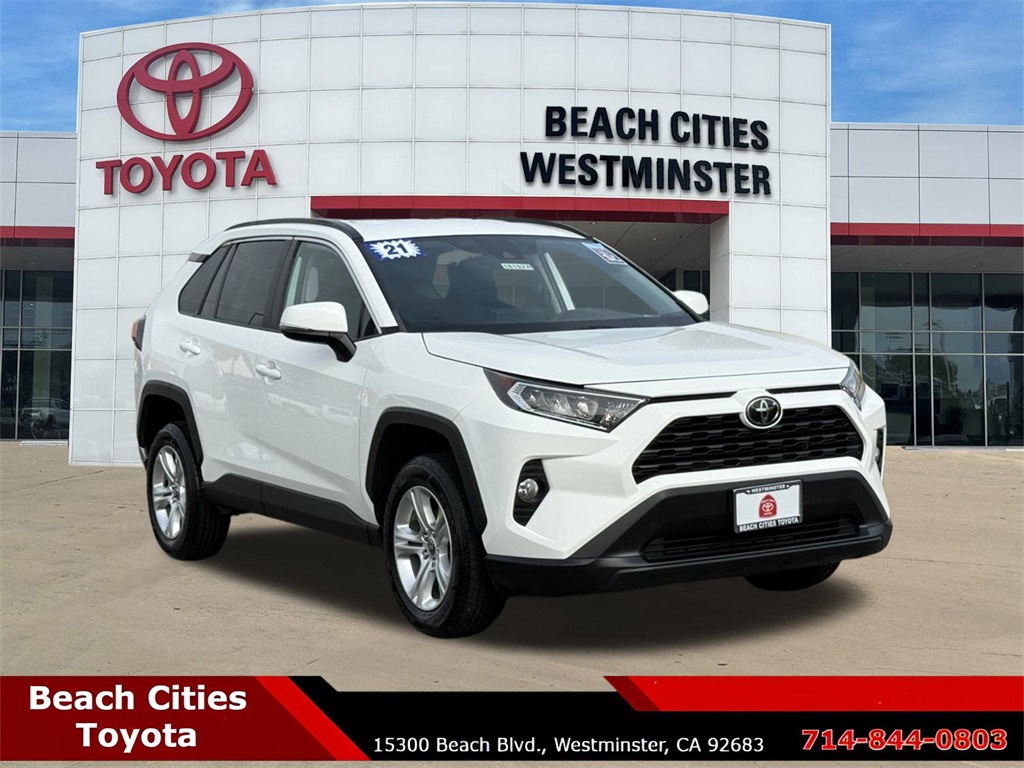 2021 Toyota RAV4 XLE's photo