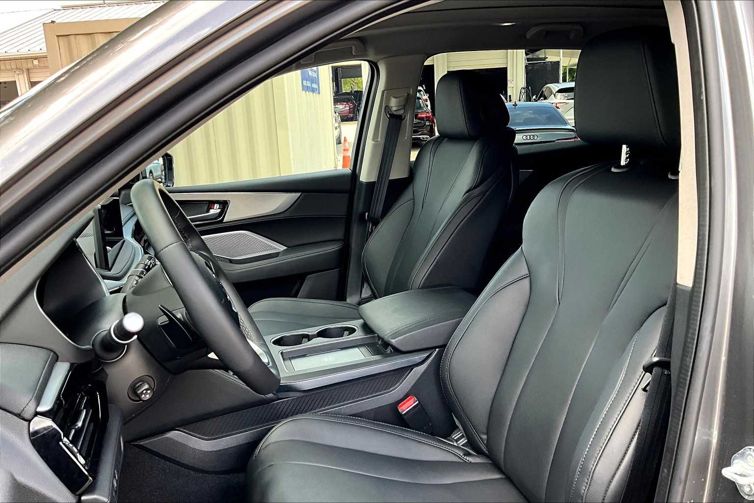 2025 Acura MDX SH-AWD photo 7