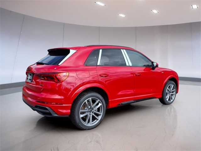 2025 Audi Q3 S line Premium photo 4