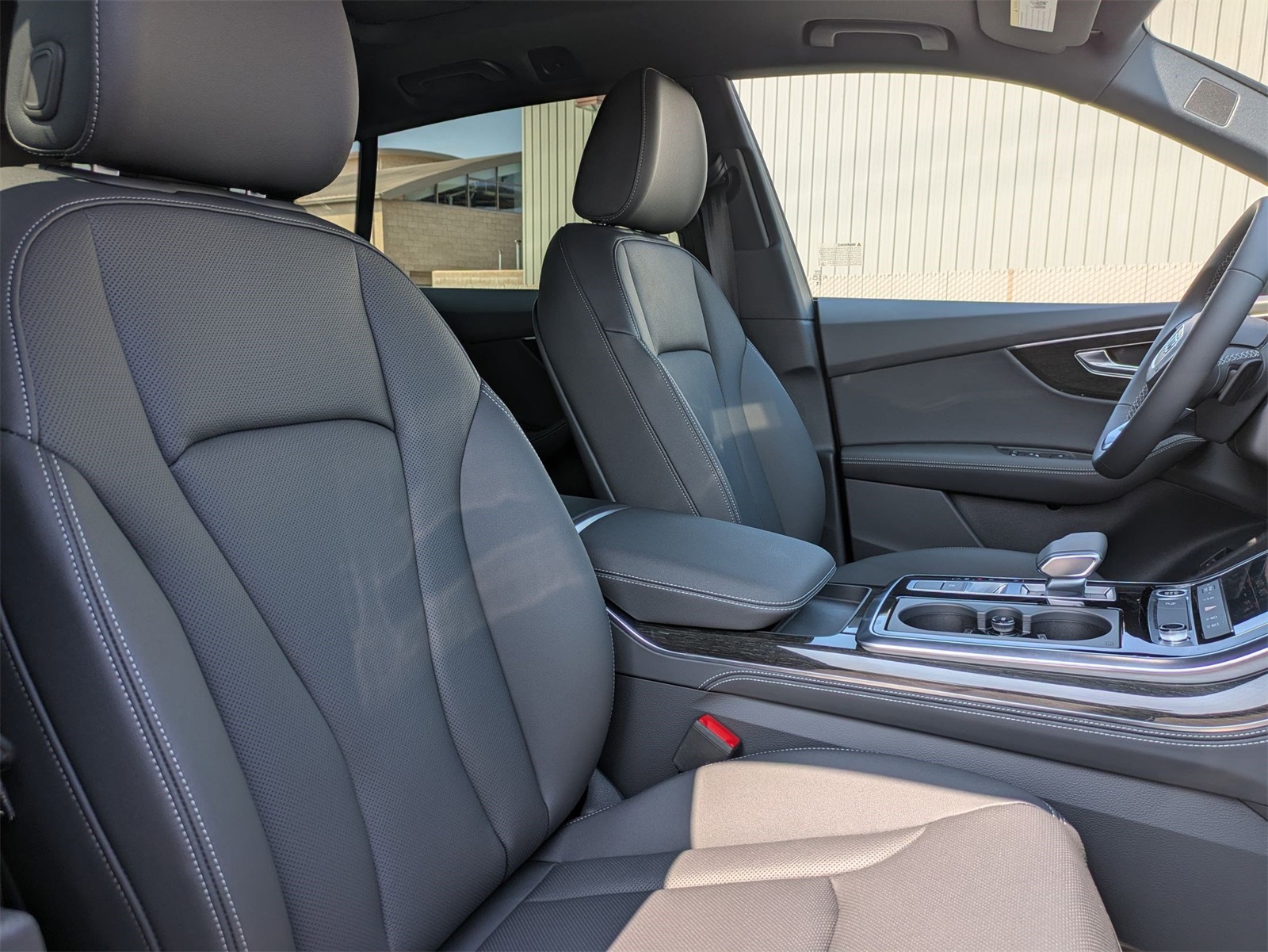 2025 Audi Q8 55 Premium Plus photo 10