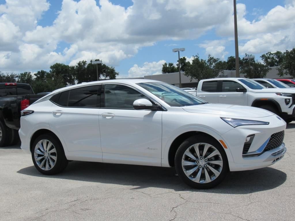 2025 Buick Envista Avenir photo 2