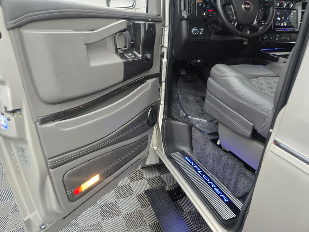 2023 Gmc Savana 2500 Cargo photo 12