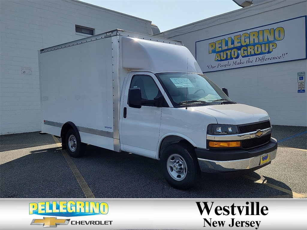 2025 Chevrolet Express Cutaway Base's photo