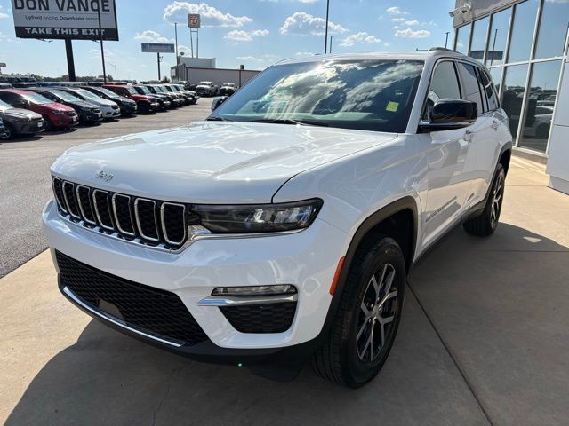 2024 Jeep Grand Cherokee Limited photo 2
