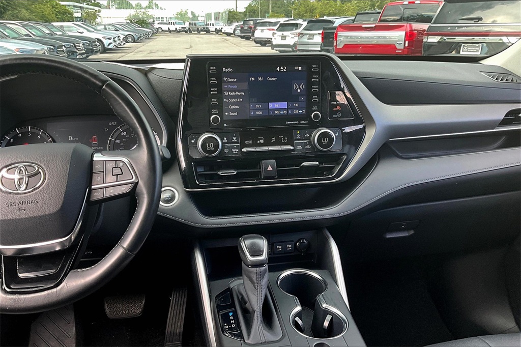 2020 Toyota Highlander XLE photo 7