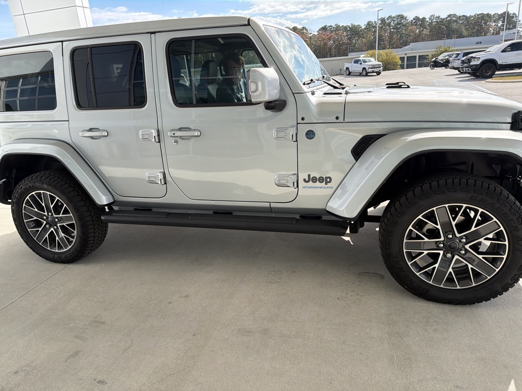 2024 Jeep Wrangler High Altitude 4xe photo 4