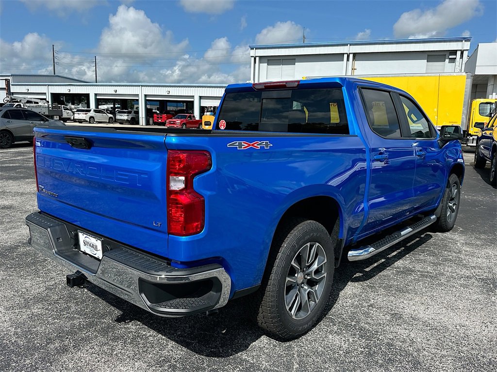 2025 Chevrolet Silverado 1500 LT photo 4