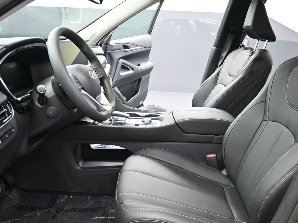 2025 Infiniti QX60 Luxe photo 14