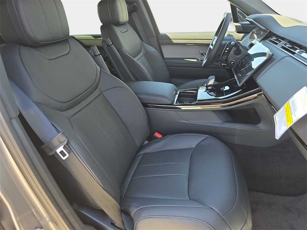 2025 Land Rover Range Rover Sport SE photo 10