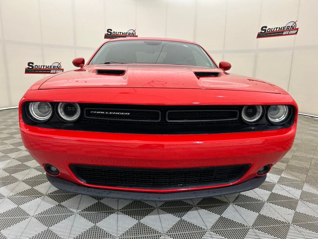 2015 Dodge Challenger SXT Plus photo 3