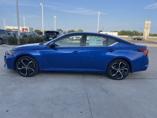 2025 Nissan Altima 2.5 SR photo 3