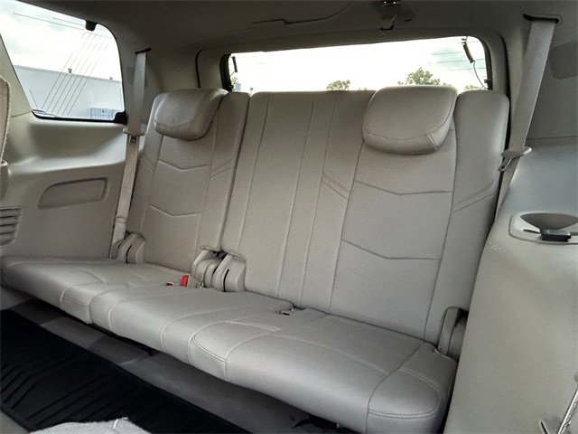 2017 Cadillac Escalade Luxury photo 9