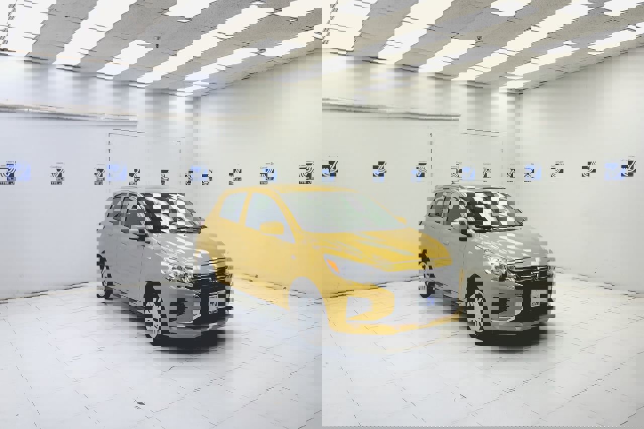 2024 Mitsubishi Mirage ES's photo