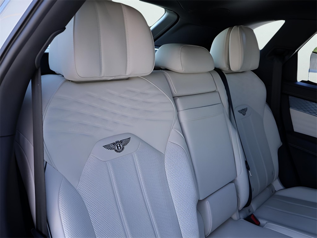 2023 Bentley Bentayga EWB Azure photo 11
