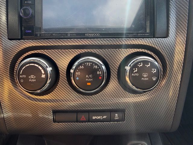 2014 Dodge Challenger R/T photo 18