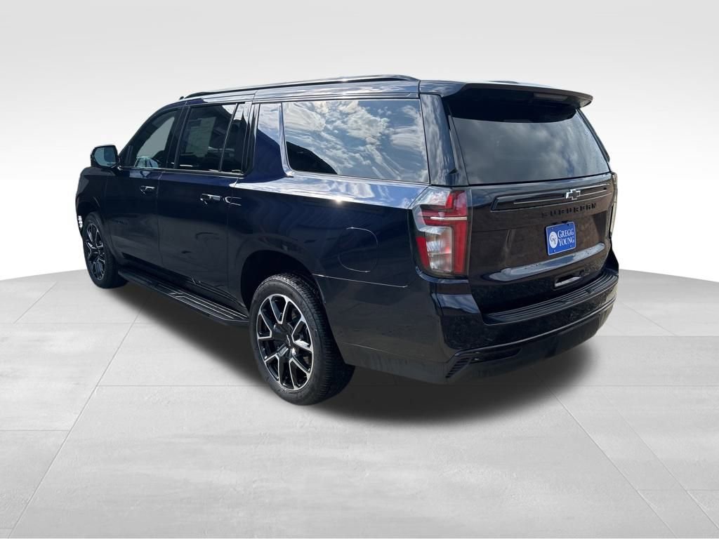 2024 Chevrolet Suburban RST photo 3