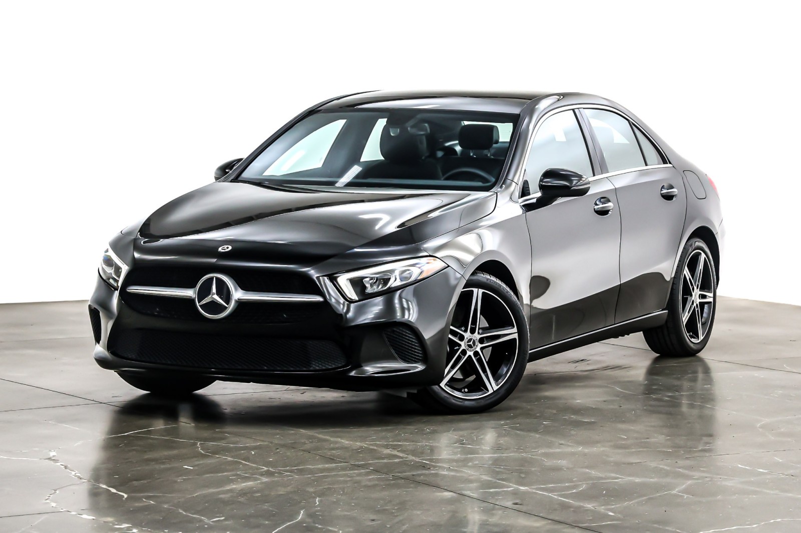 2022 Mercedes-Benz A-Class A220's photo