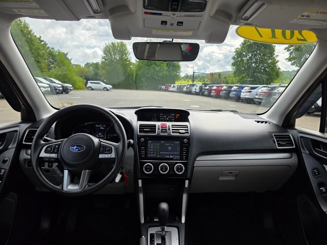 2017 Subaru Forester 2.5i Premium photo 16
