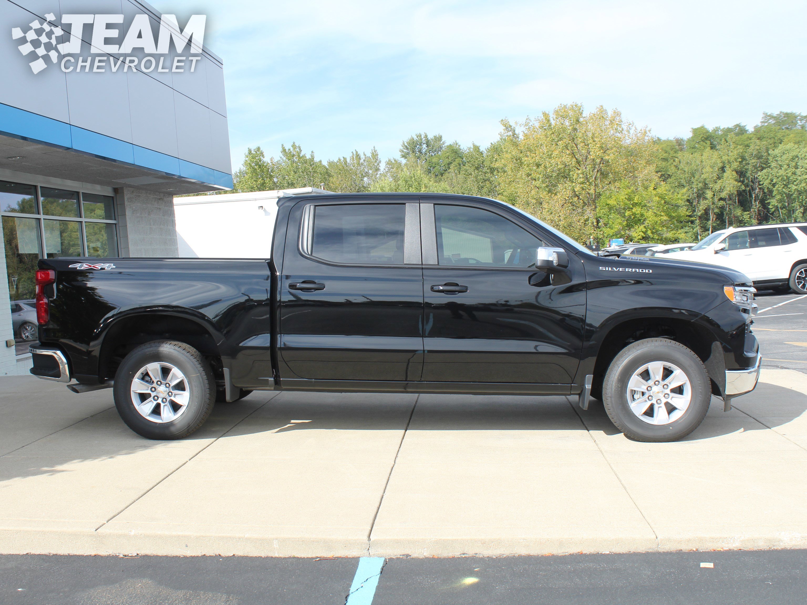 2026 Chevrolet Silverado 1500 LT photo 3