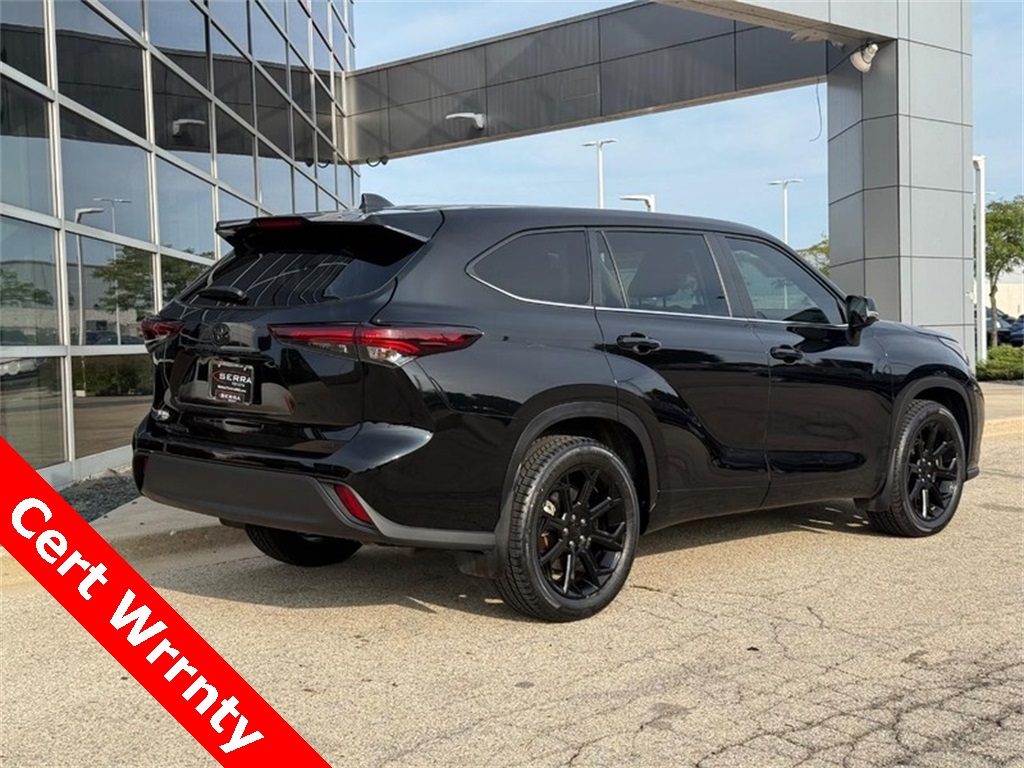 2024 Toyota Highlander LE photo 3