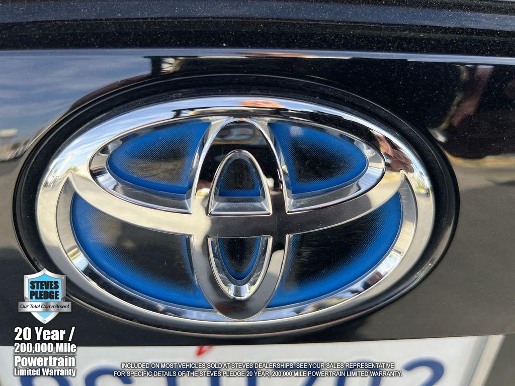 2018 Toyota Prius Two photo 28