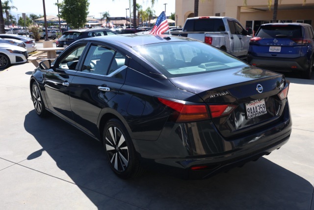 2021 Nissan Altima 2.5 SV photo 5