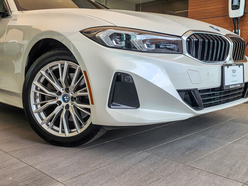 2024 Bmw 330e xDrive photo 2